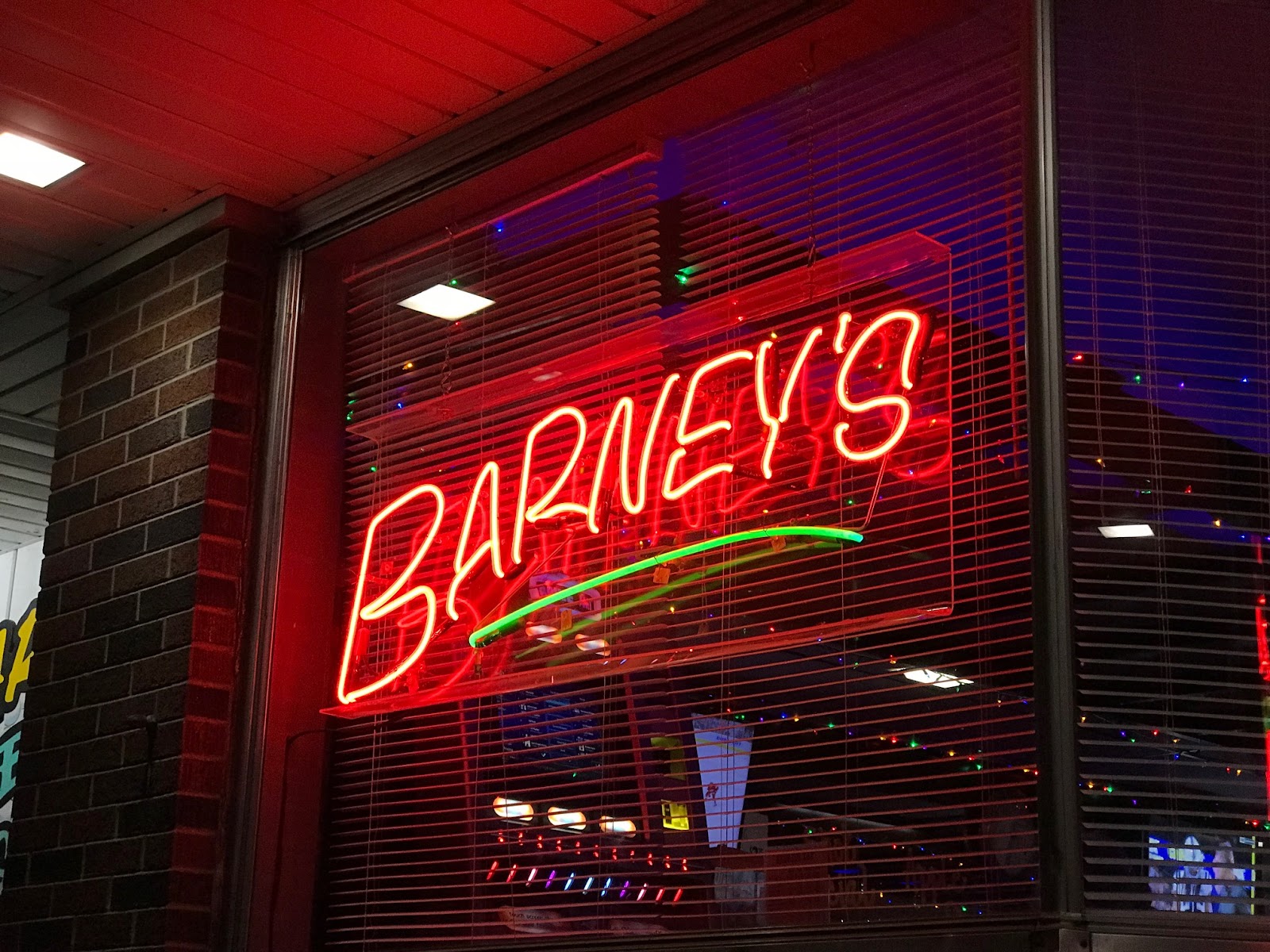 Barney's Bar & Grill — photo
