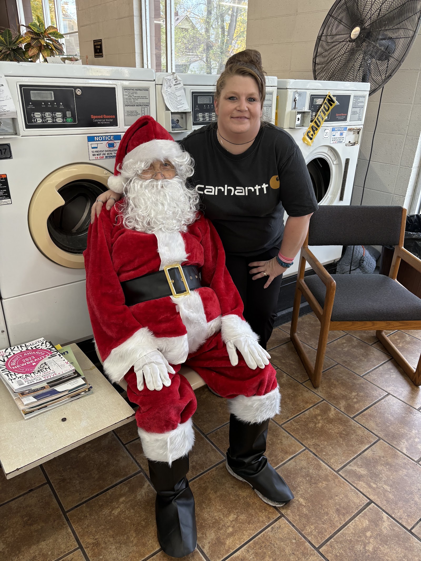 Columbus Laundromat in Bay City