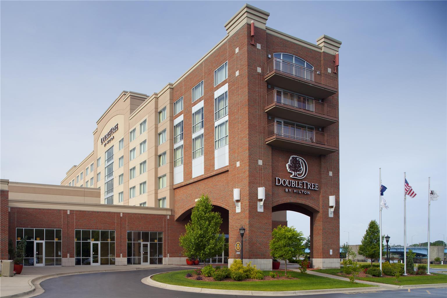 DoubleTree by Hilton Hotel Bay City - Riverfront — photo