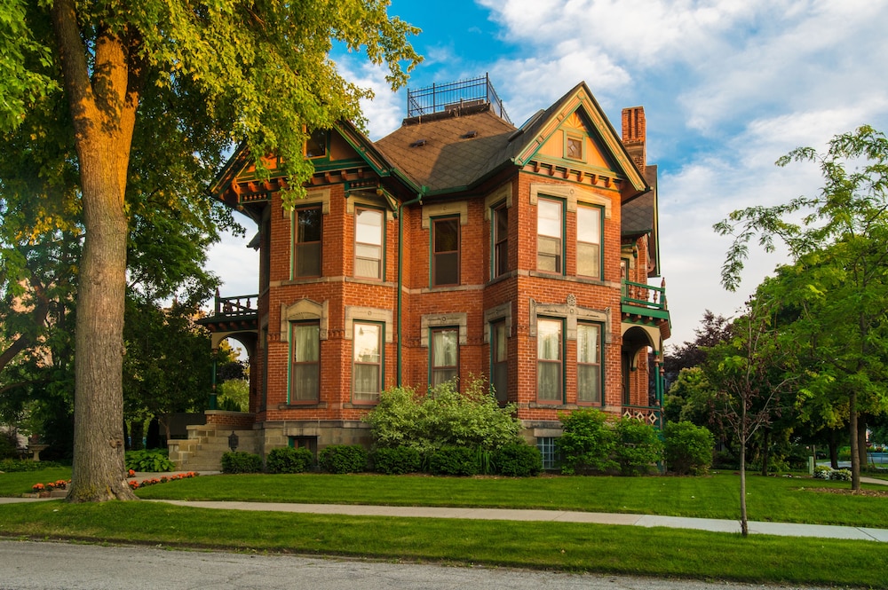 Historic Webster House Bed and Breakfast in Bay City