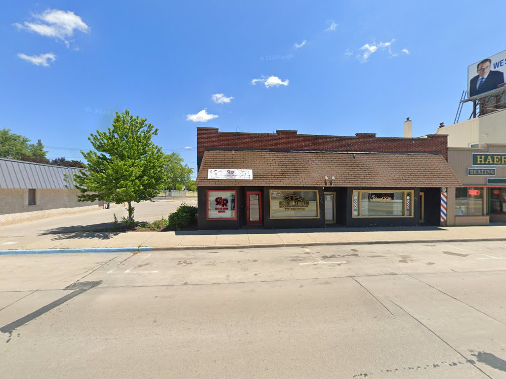 Rags 2 Riches in Bay City